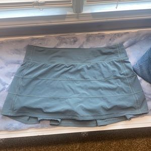 Size 10 green lulu lemon skirt only worn once (in perfect condition)